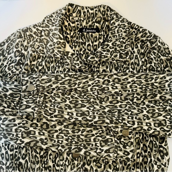 d. Jeans Animal Leopard Print Stretch Denim Trucker Jacket Pockets Size Small - Picture 12 of 16